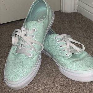 Henna design Vans